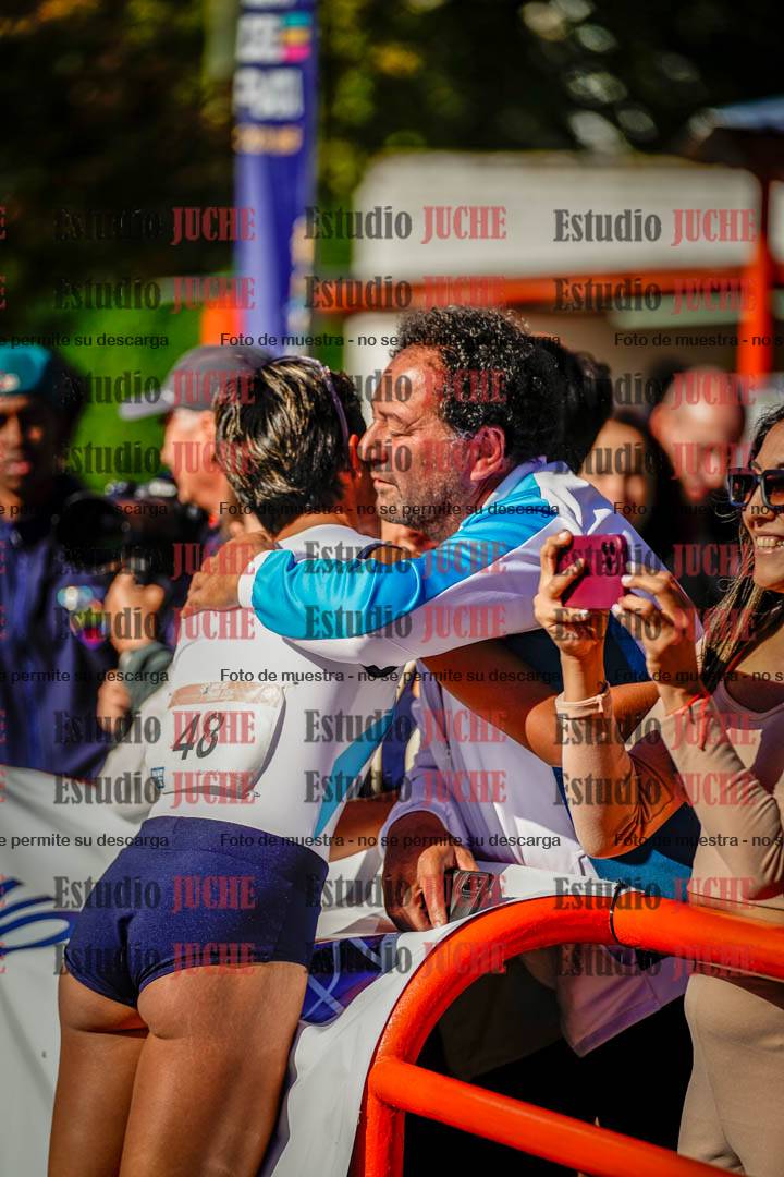 Fotos de algunos extras y podios del día 2