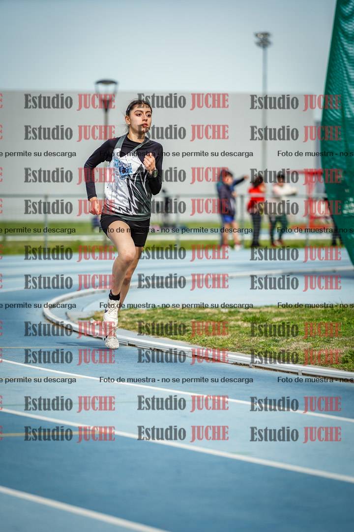 Fotos de los 800 m llanos de mujeres - U14