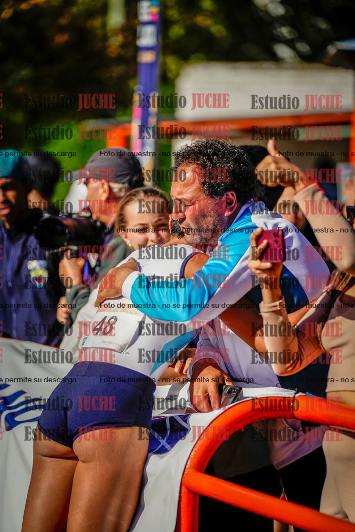 Fotos de algunos extras y podios del día 2