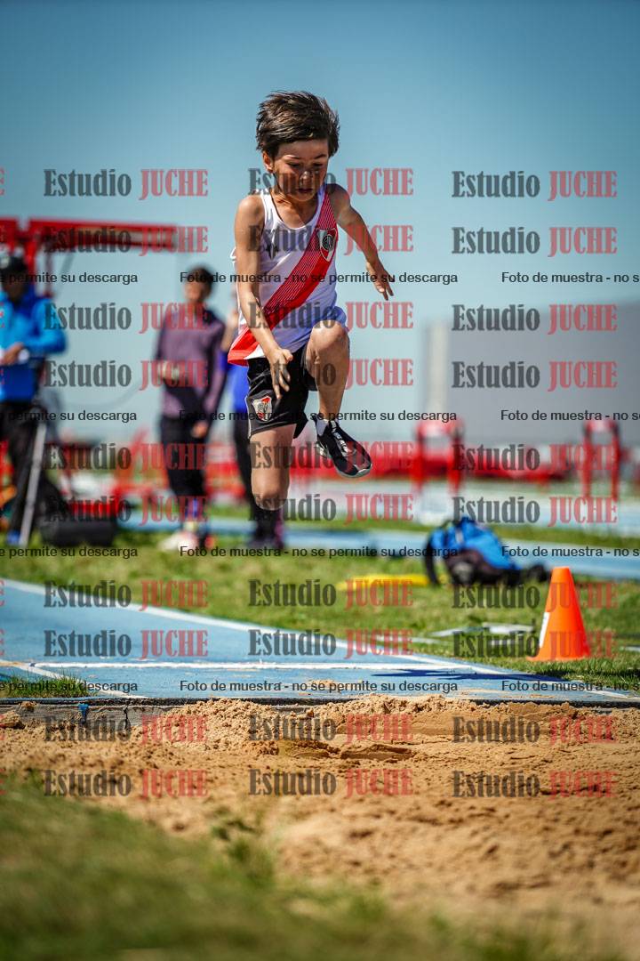 Fotos del salto en largo de varones - U12