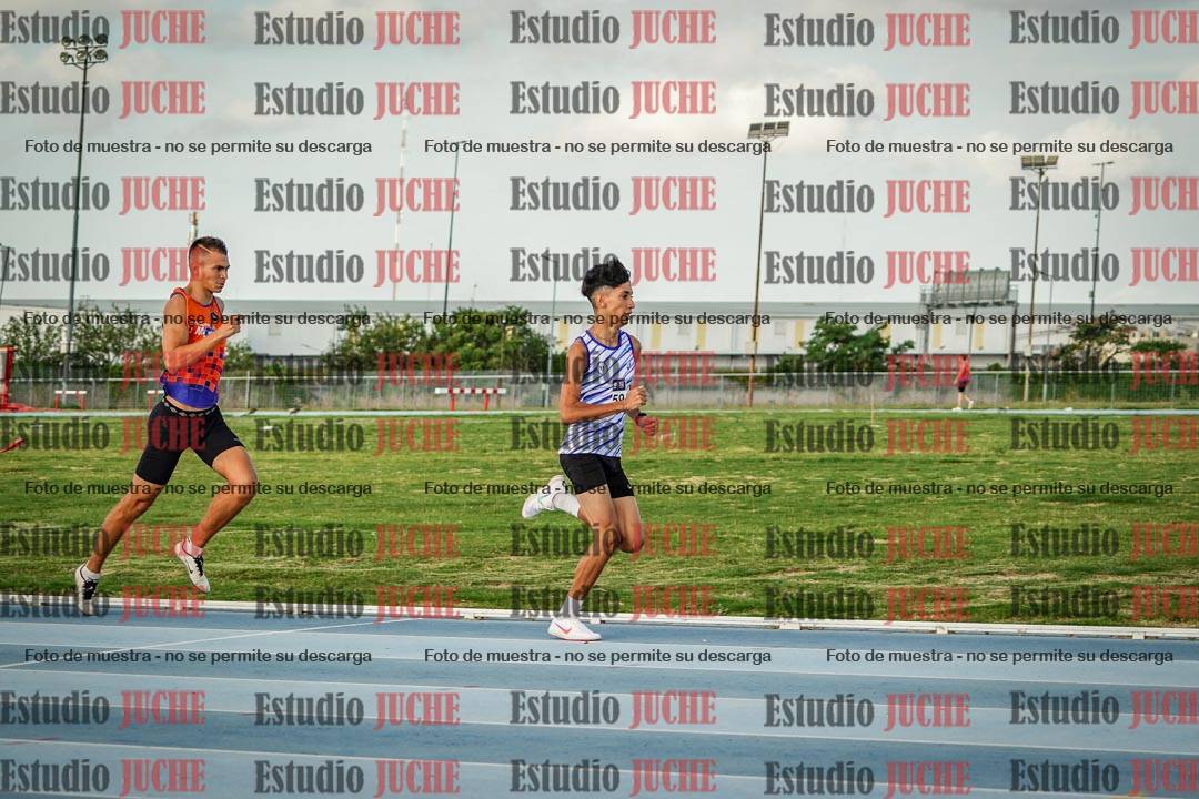 Fotos de los 800 m llanos de varones