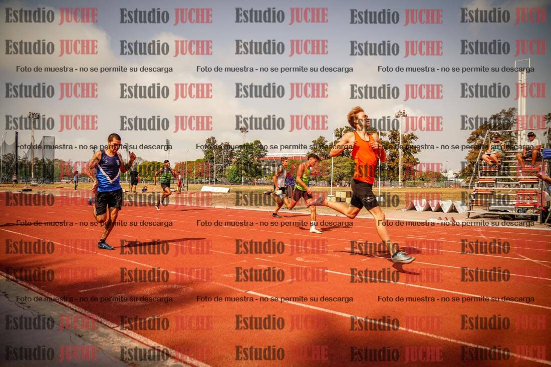 Fotos de los 400 m llanos de varones