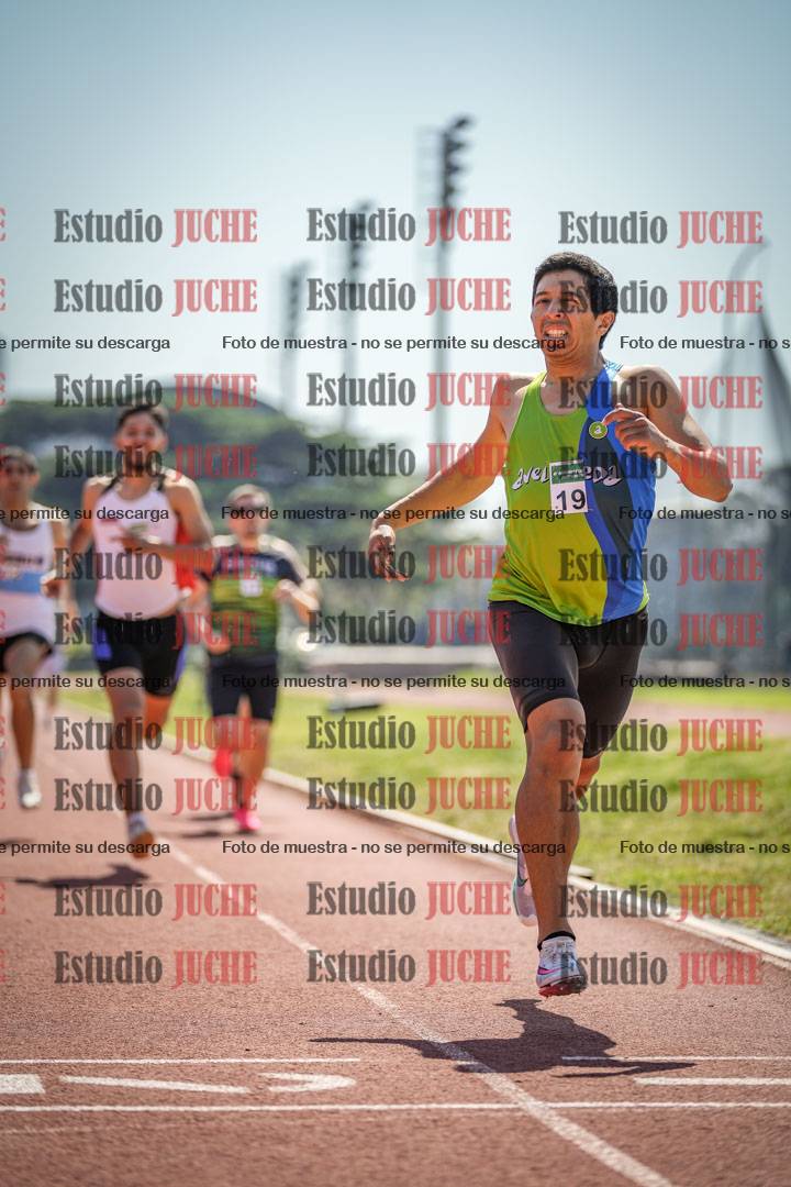 Fotos de los 800 m llanos de varones