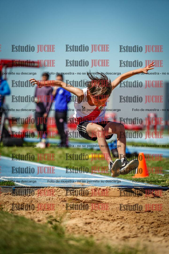 Fotos del salto en largo de varones - U12