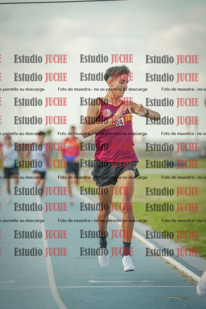Fotos de los 800 m llanos de varones