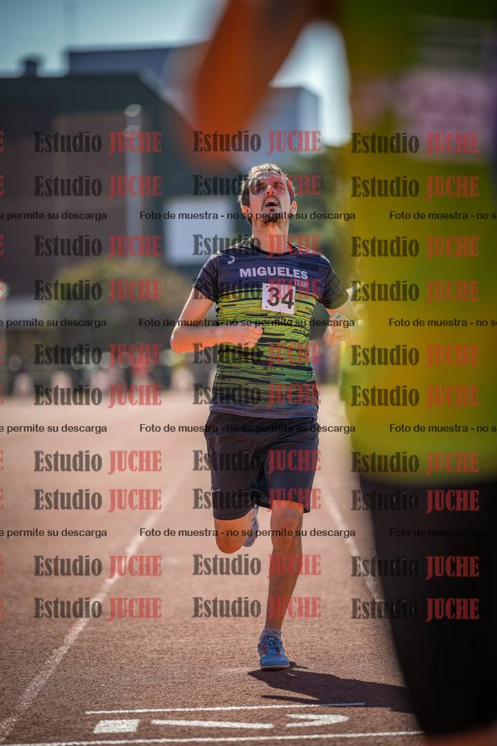 Fotos de los 800 m llanos de varones
