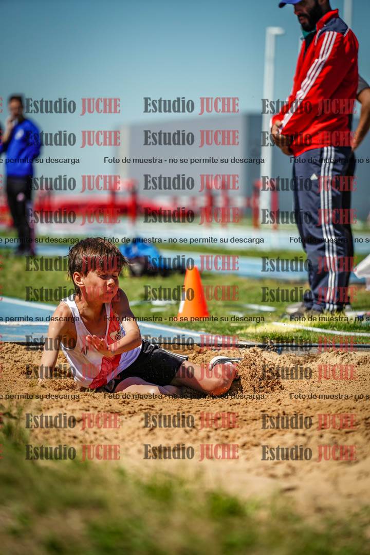 Fotos del salto en largo de varones - U12