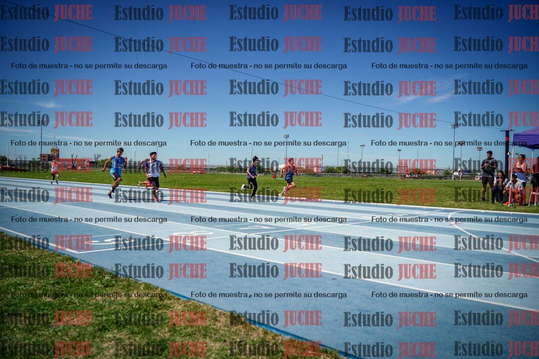 Fotos de los 80 m llanos de varones