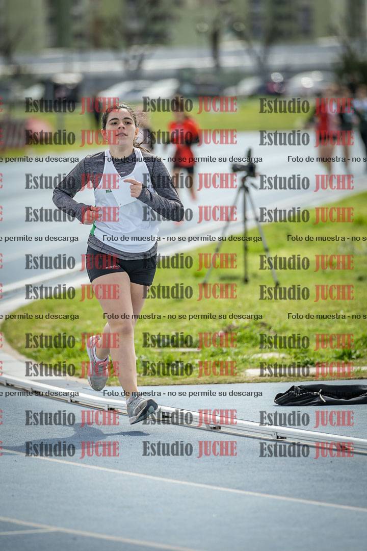 Fotos de los 800 m llanos de mujeres - U14