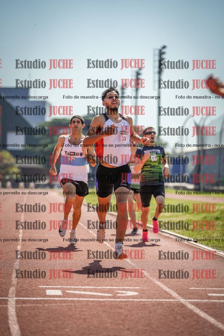 Fotos de los 800 m llanos de varones