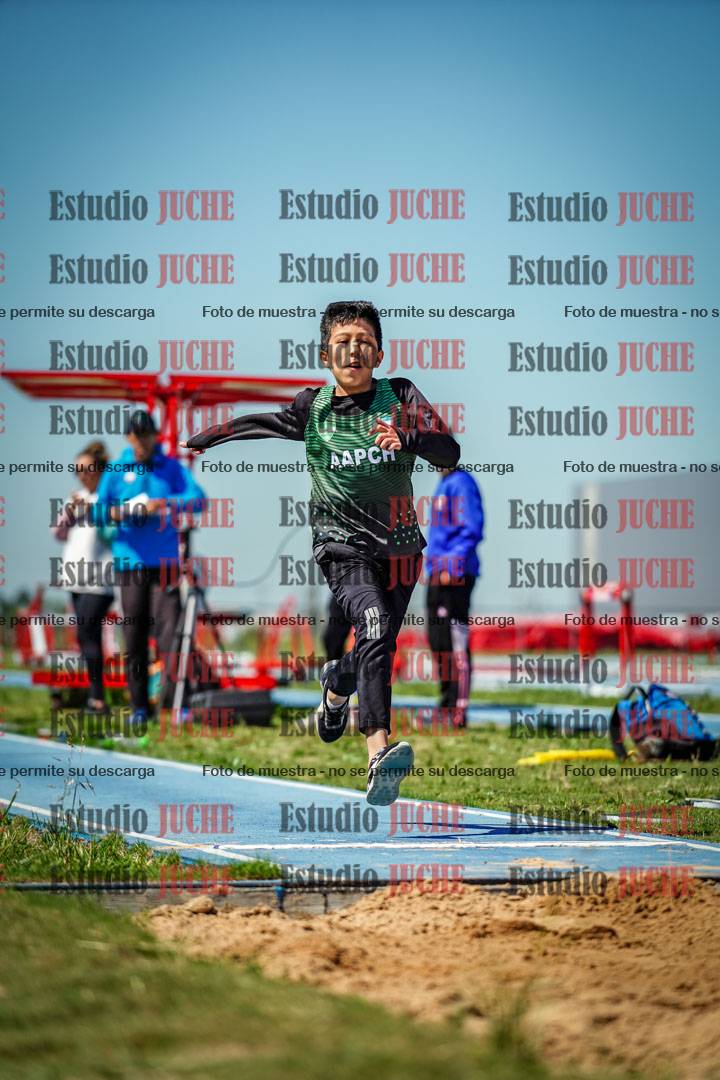 Fotos del salto en largo de varones - U12