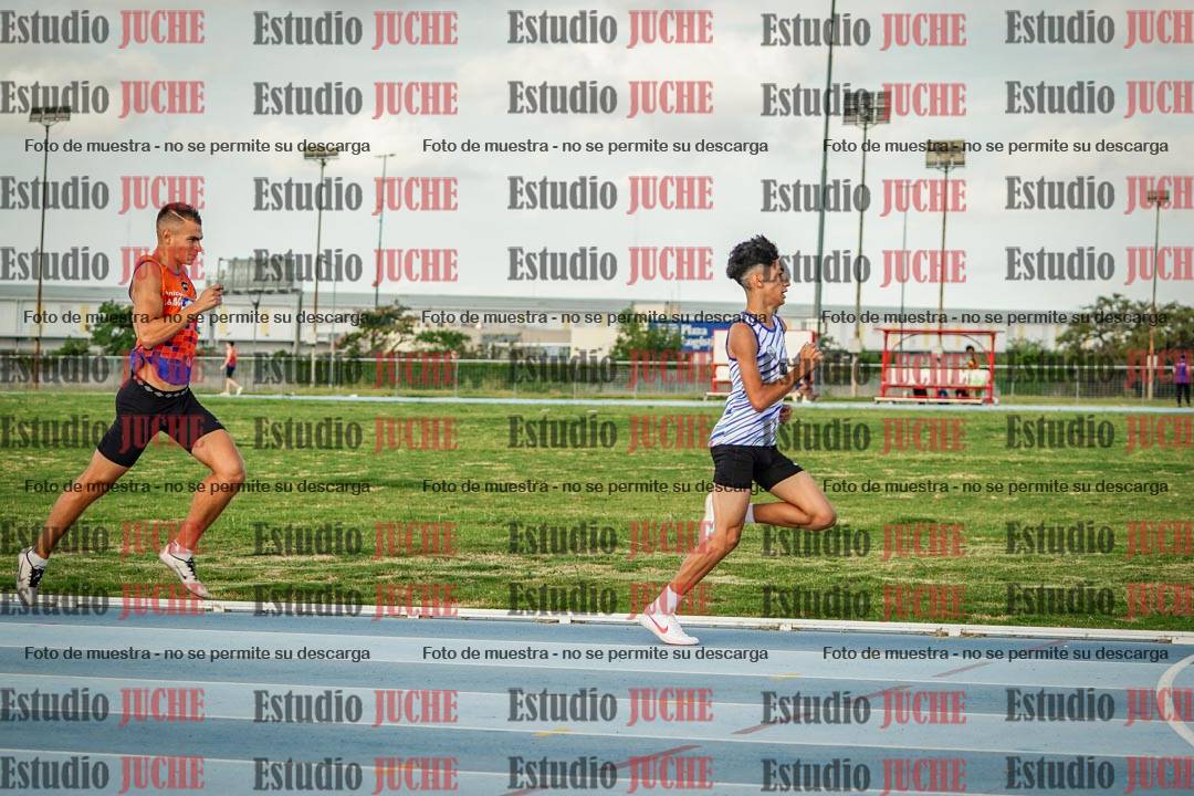 Fotos de los 800 m llanos de varones
