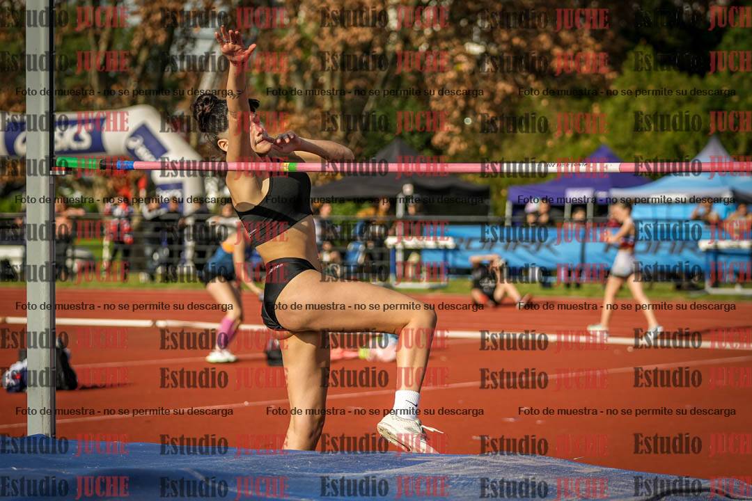 Fotos del salto en alto de mujeres