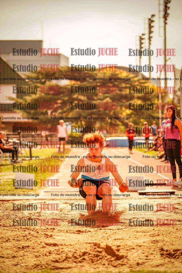 Fotos del salto en largo de varones