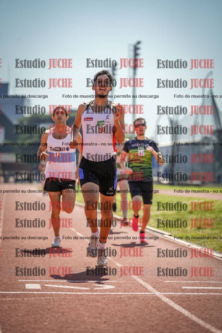 Fotos de los 800 m llanos de varones