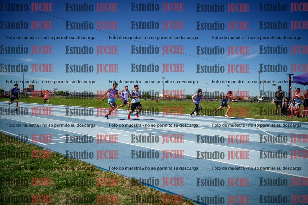 Fotos de los 80 m llanos de varones