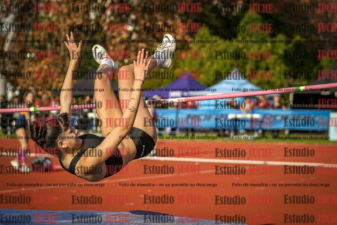 Fotos del salto en alto de mujeres