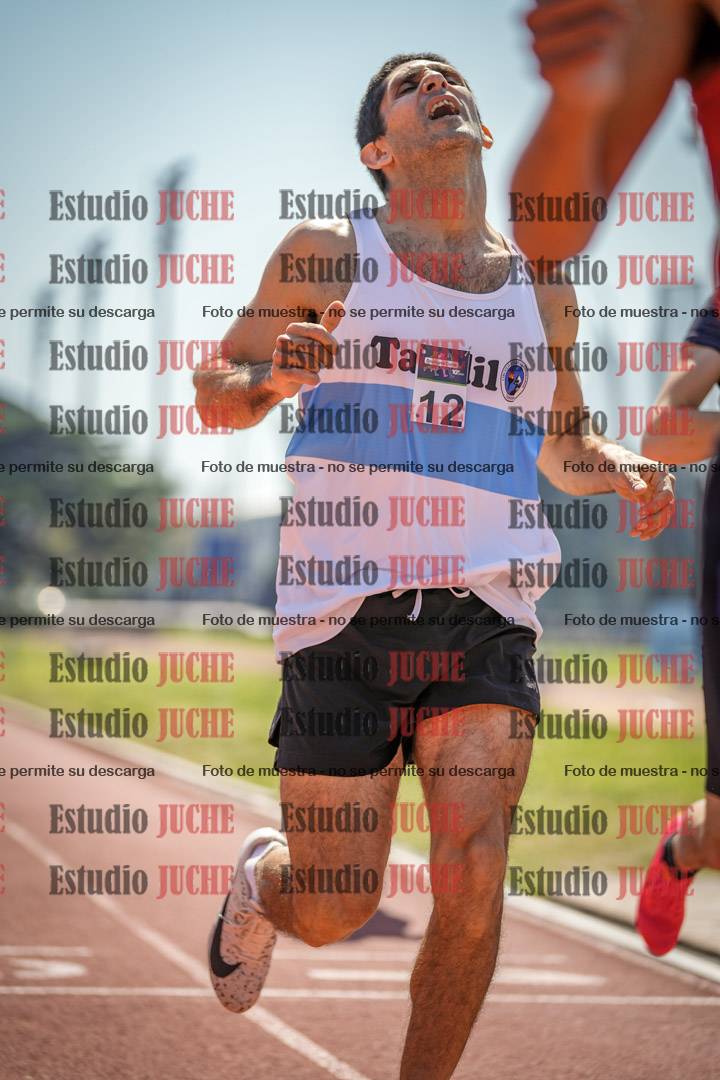 Fotos de los 800 m llanos de varones