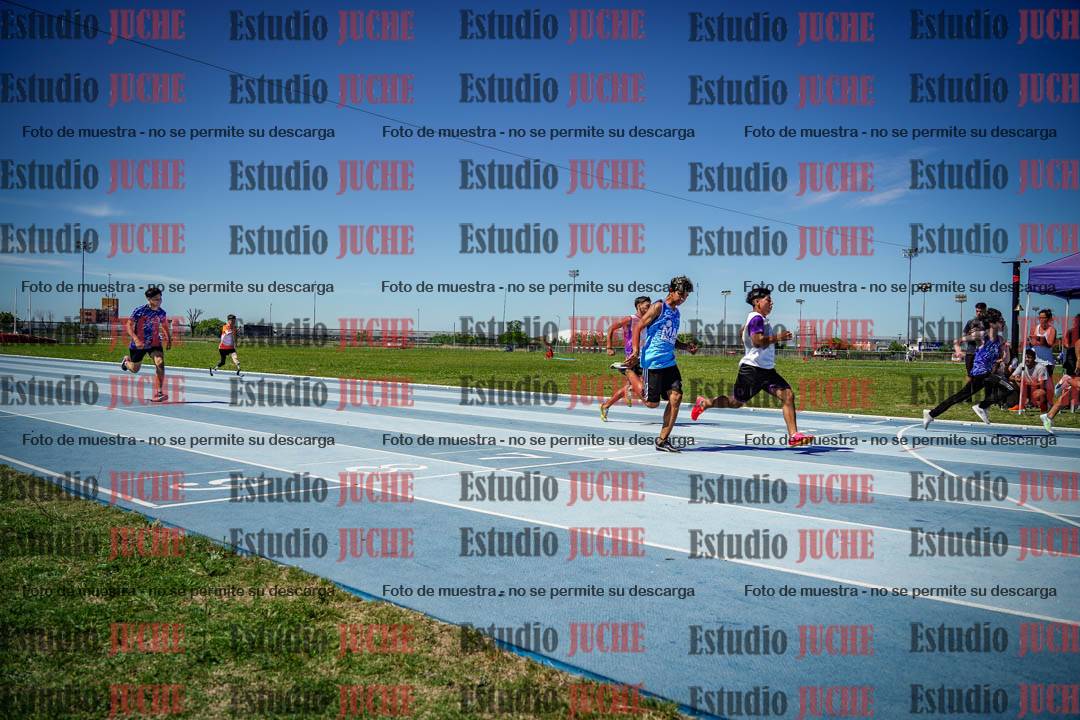 Fotos de los 80 m llanos de varones