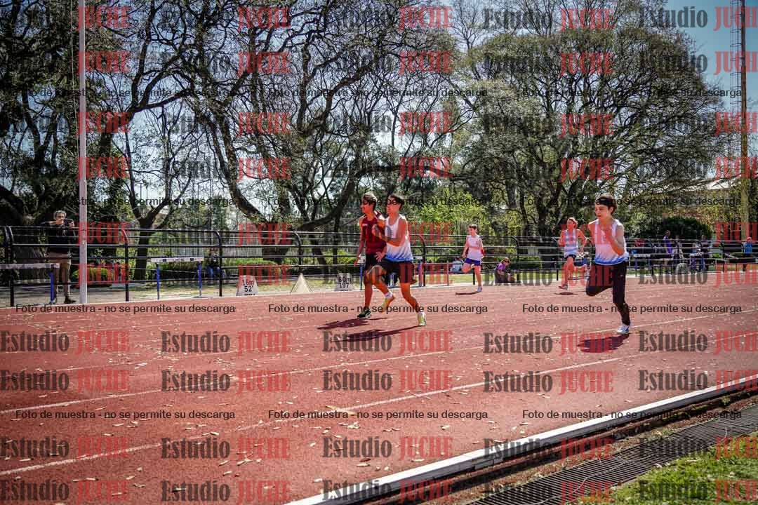 Fotos de los 80 m llanos de varones