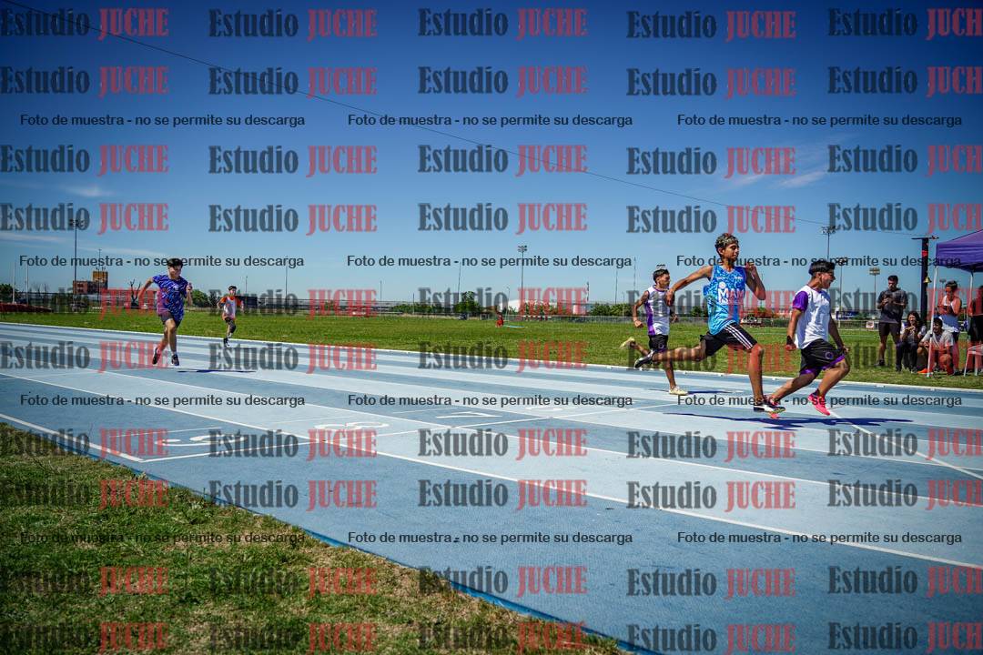 Fotos de los 80 m llanos de varones