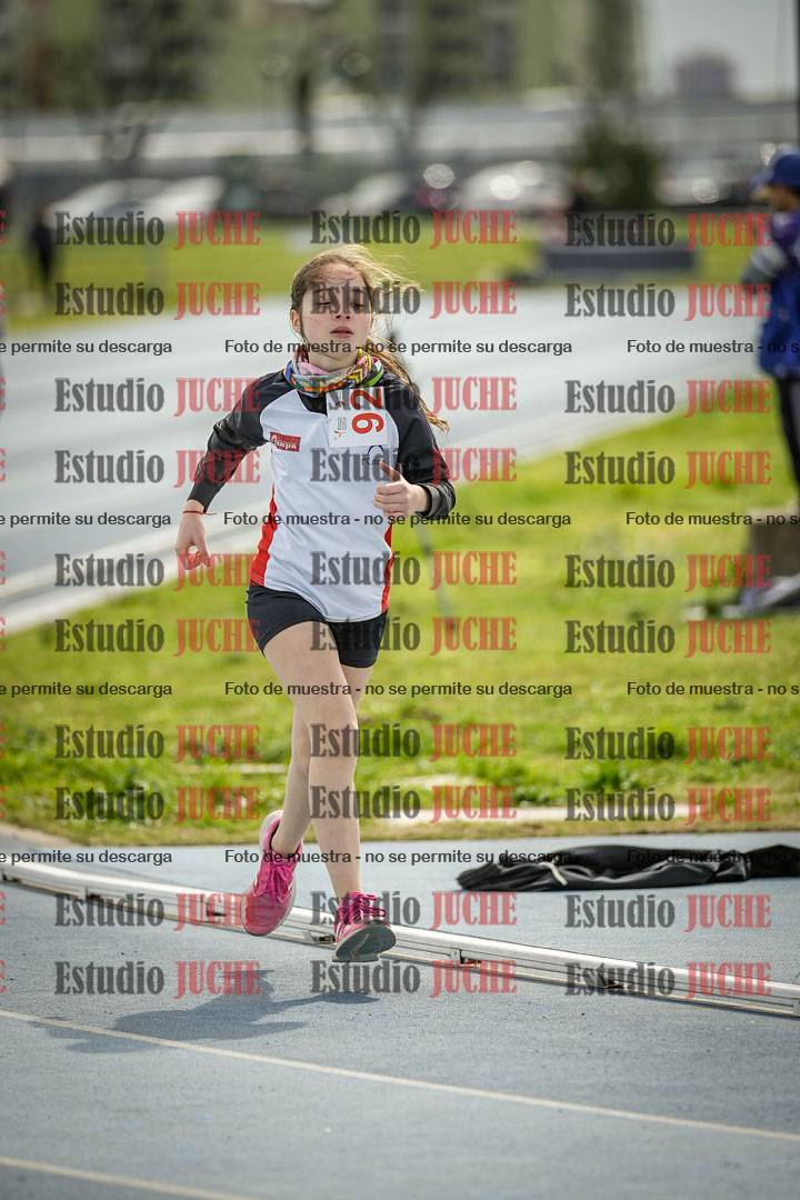Fotos de los 800 m llanos de mujeres - U14