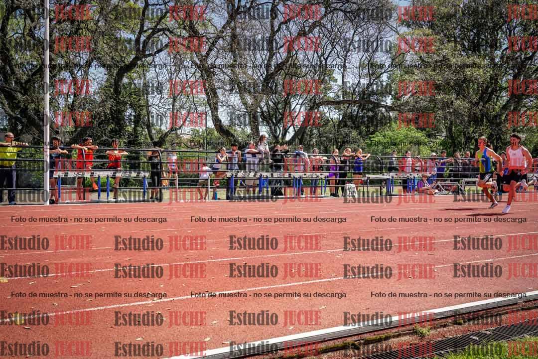 Fotos de los 80 m llanos de varones