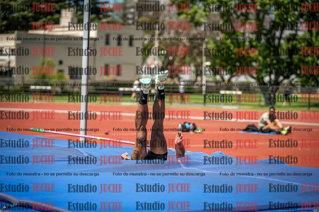 Fotos del salto en alto de varones