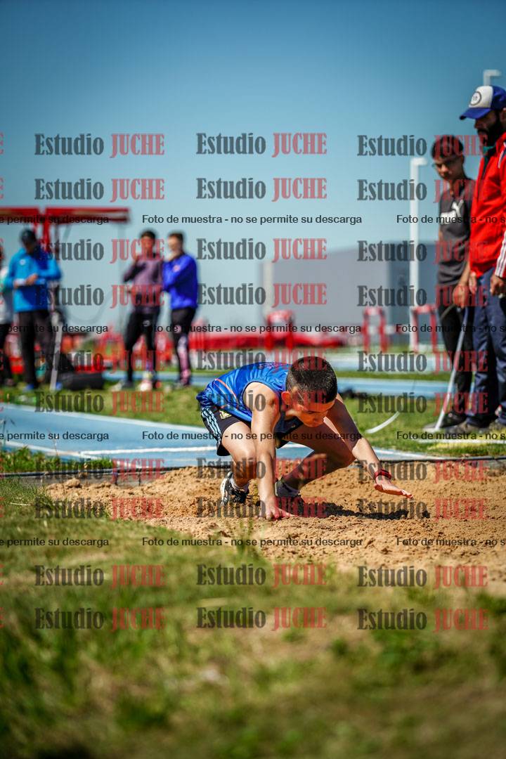 Fotos del salto en largo de varones - U12
