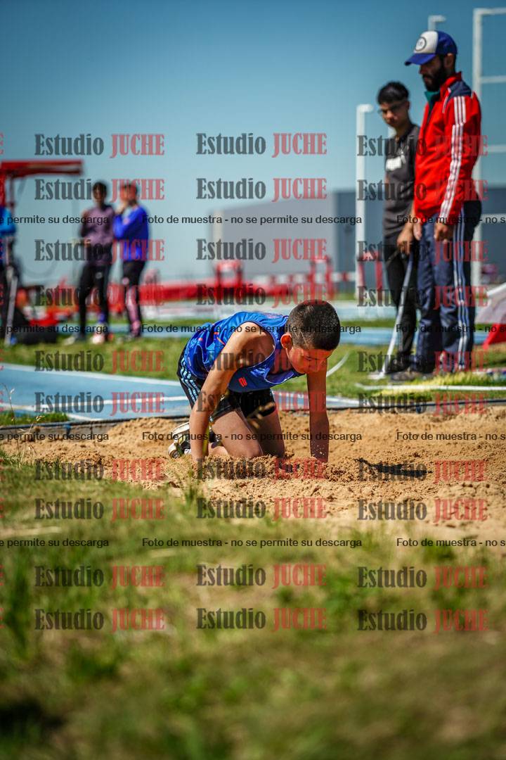 Fotos del salto en largo de varones - U12