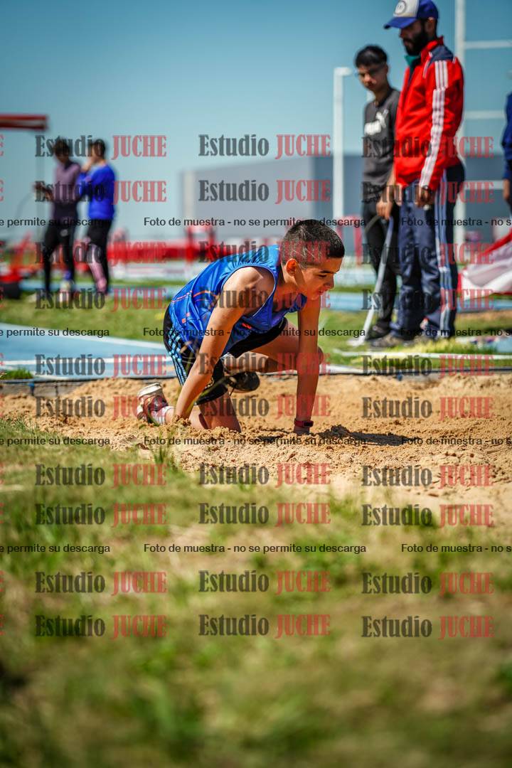 Fotos del salto en largo de varones - U12
