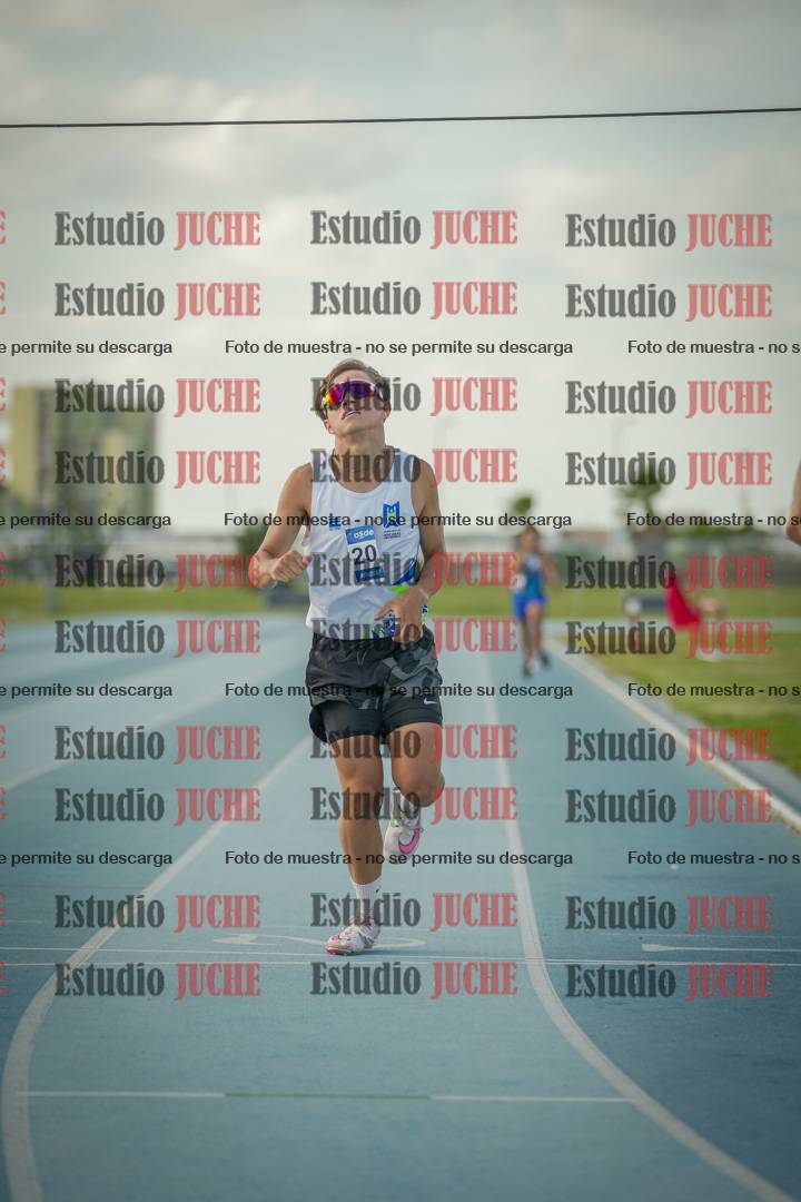 Fotos de los 800 m llanos de varones