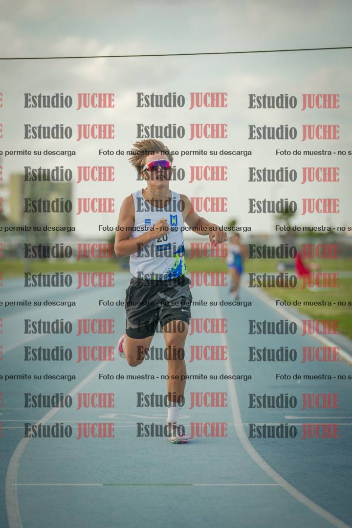 Fotos de los 800 m llanos de varones