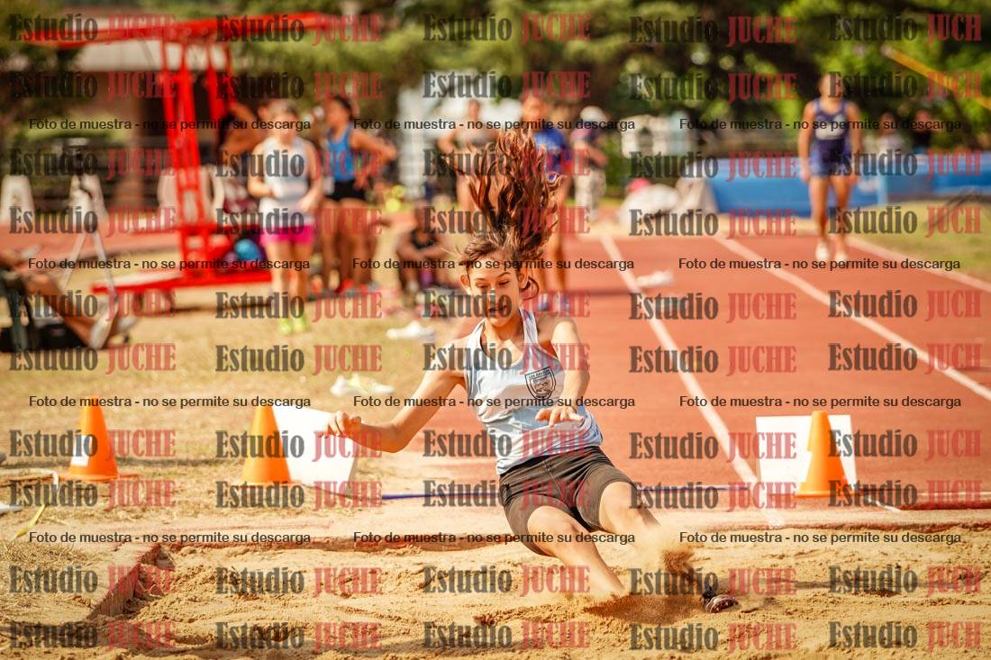 Fotos del salto en largo de mujeres