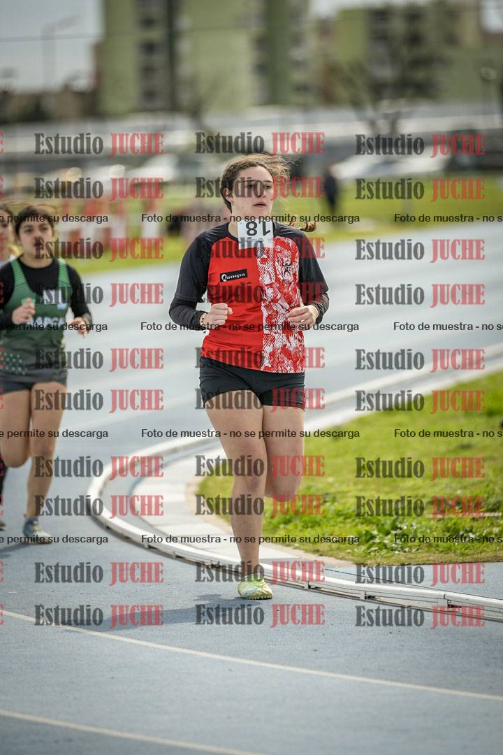 Fotos de los 800 m llanos de mujeres - U14