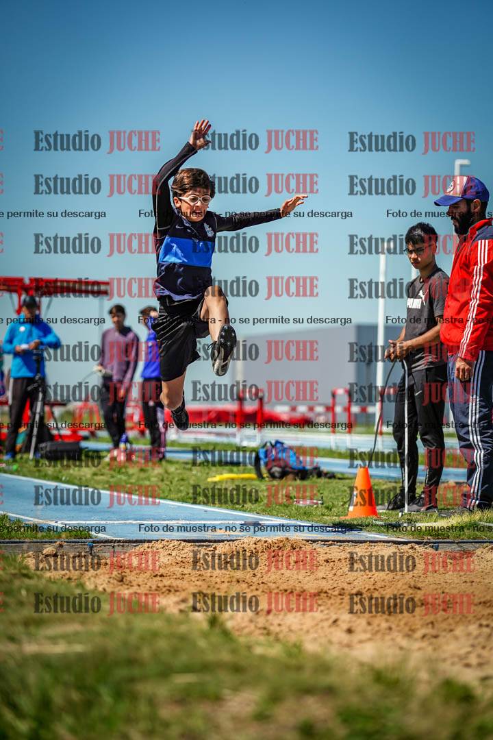 Fotos del salto en largo de varones - U12