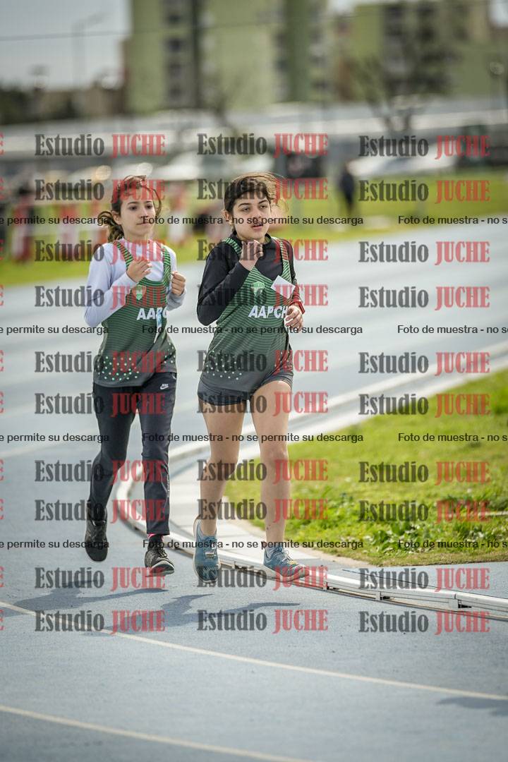 Fotos de los 800 m llanos de mujeres - U14