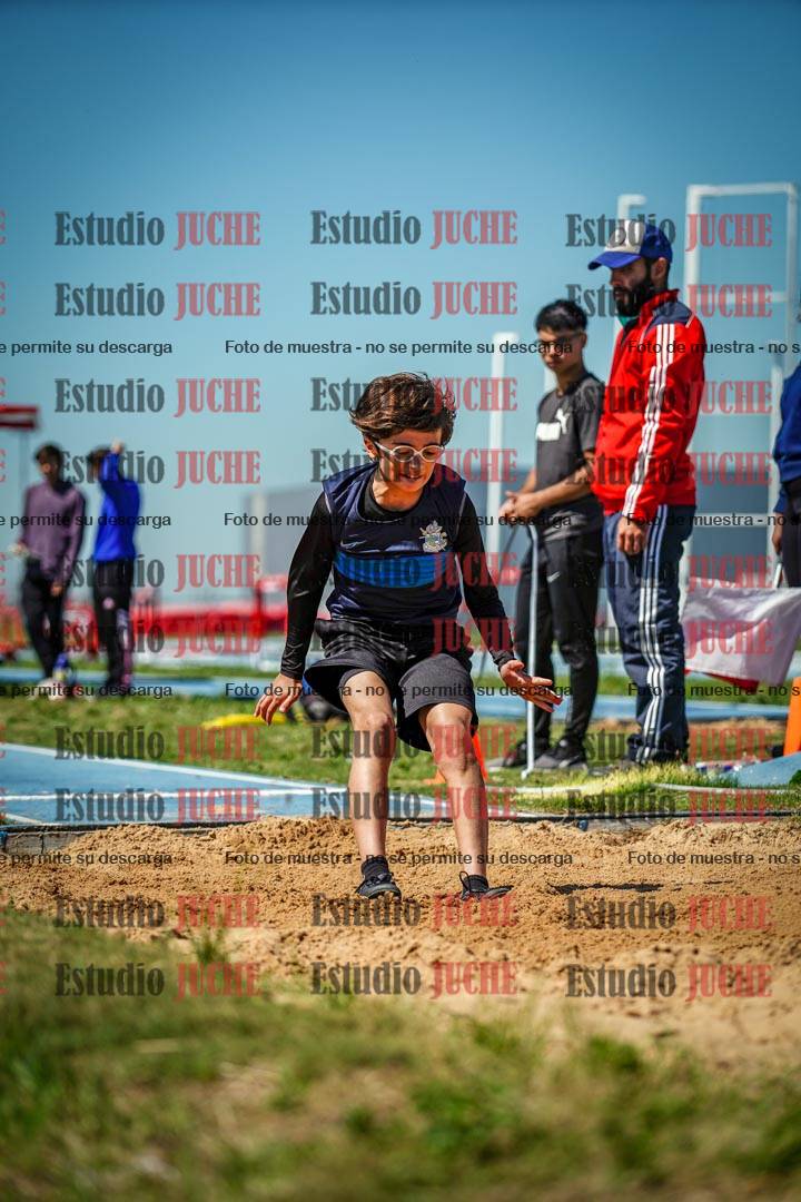 Fotos del salto en largo de varones - U12