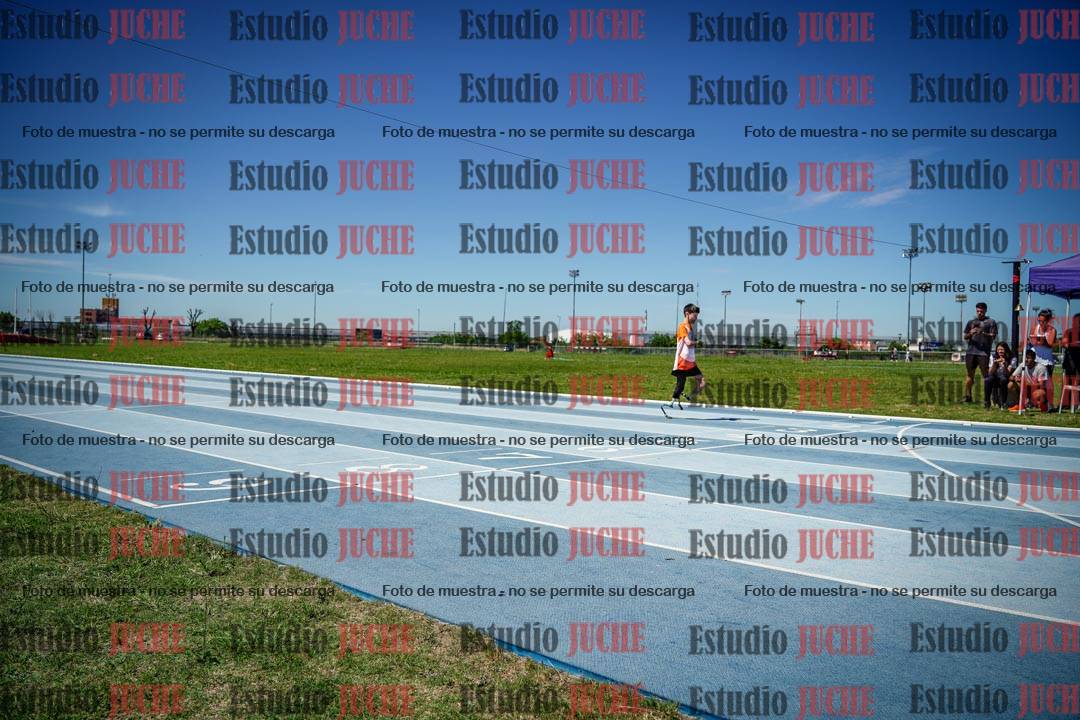 Fotos de los 80 m llanos de varones
