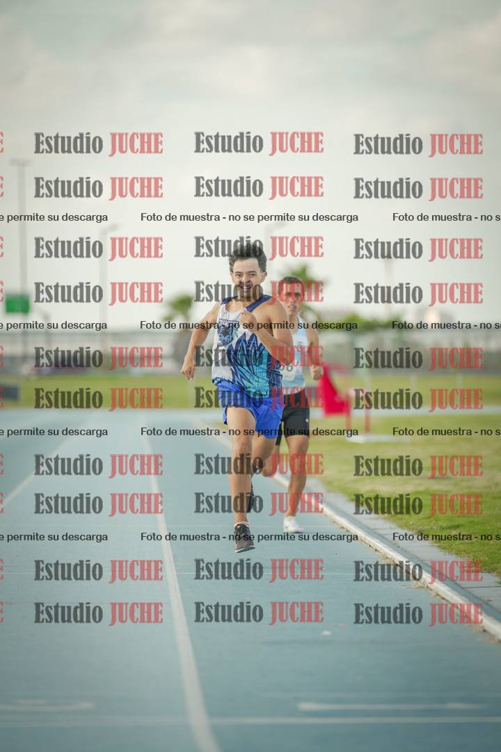 Fotos de los 800 m llanos de varones