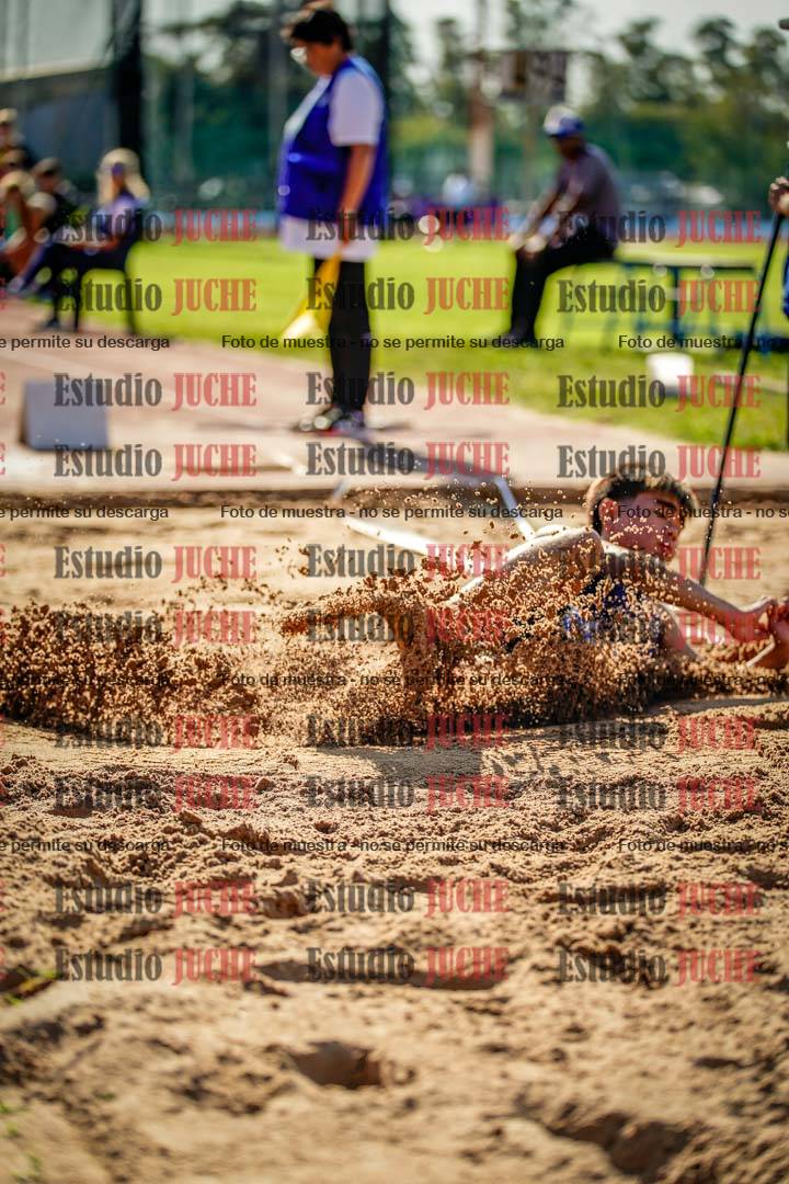 Fotos del salto en largo de varones