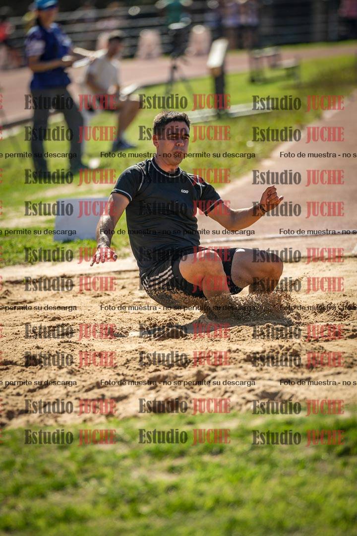 Fotos del salto en largo de varones - incluye U16