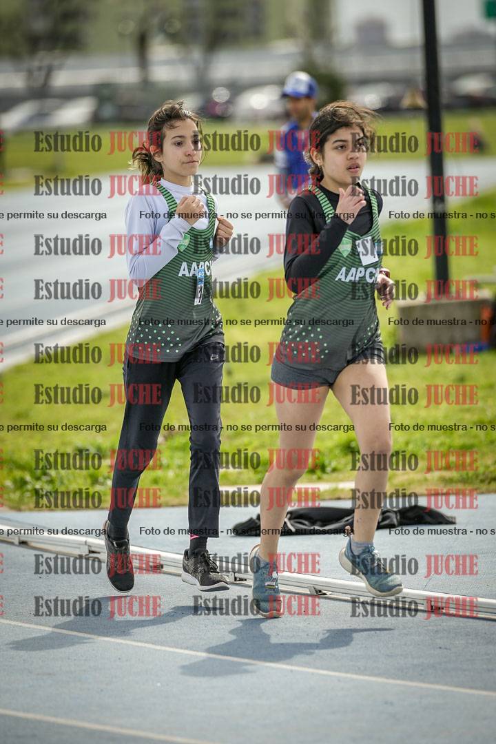 Fotos de los 800 m llanos de mujeres - U14