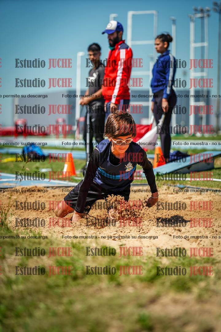 Fotos del salto en largo de varones - U12