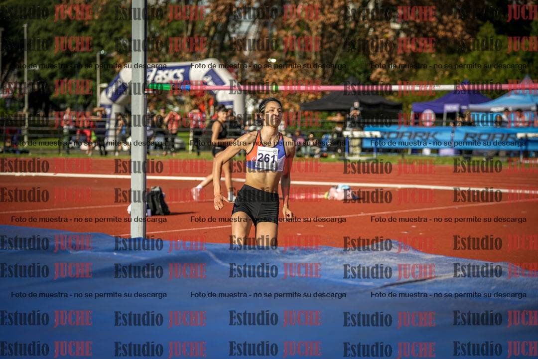 Fotos del salto en alto de mujeres