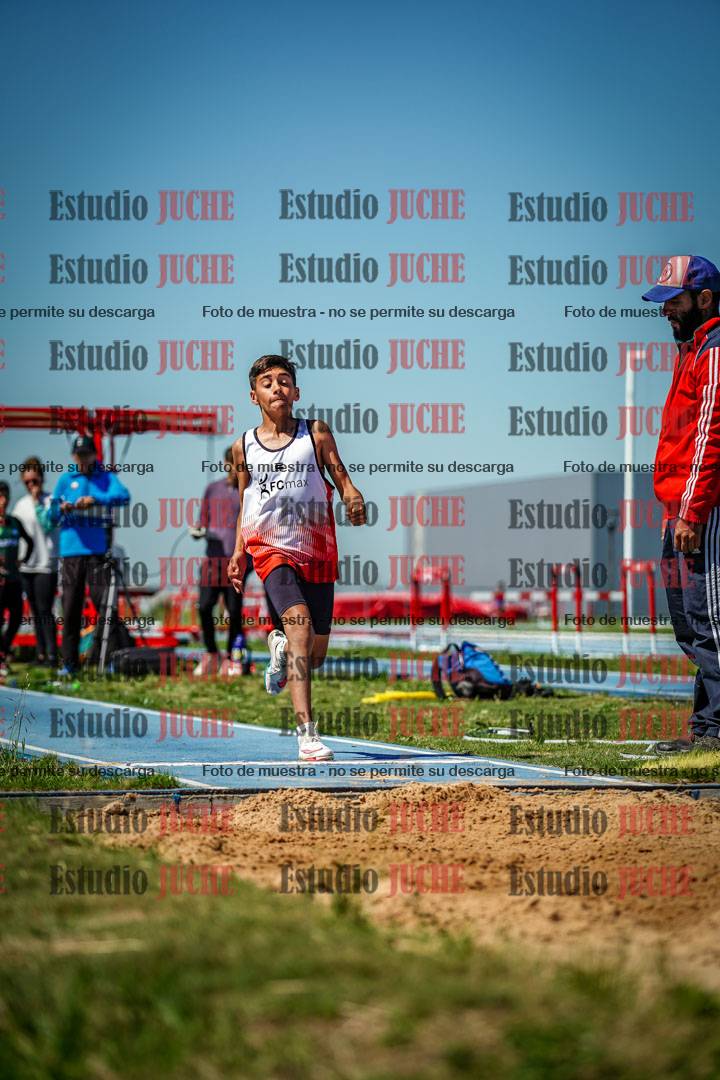 Fotos del salto en largo de varones - U12