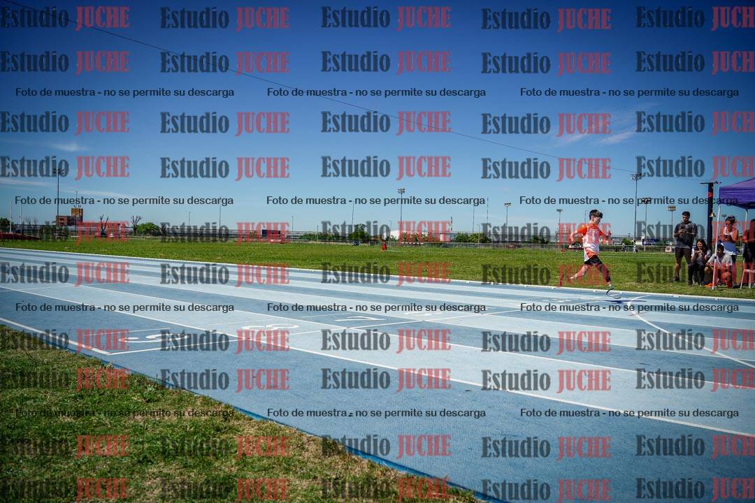 Fotos de los 80 m llanos de varones