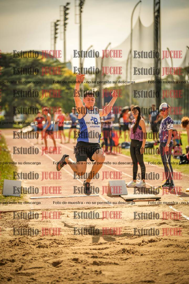 Fotos del salto en largo de varones