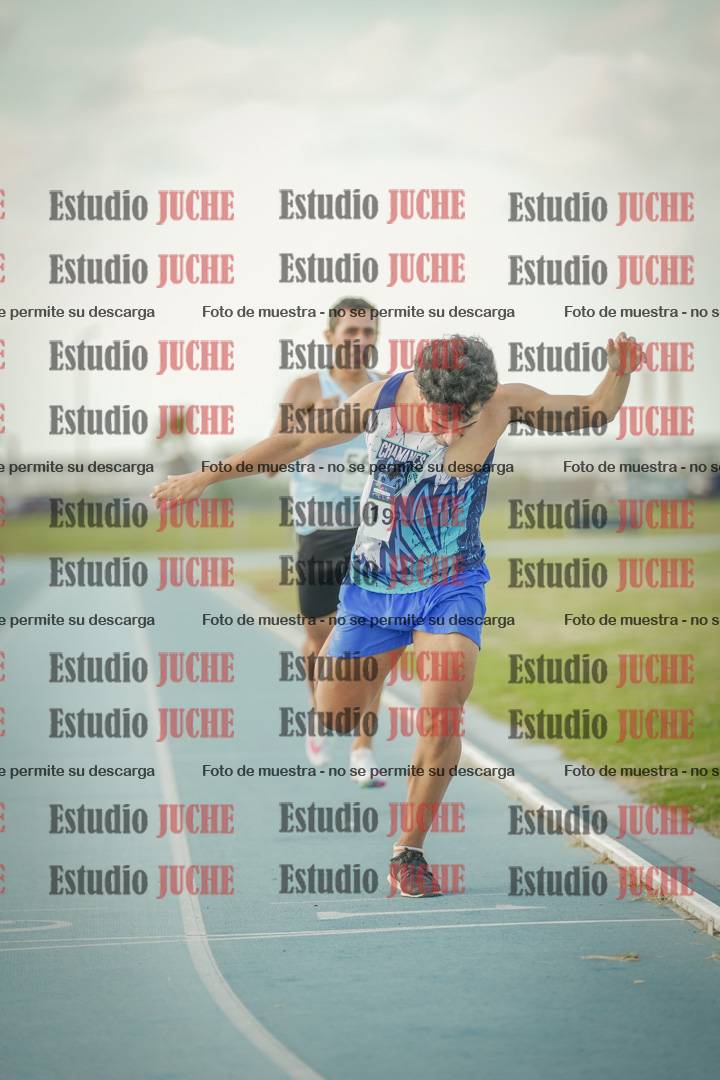 Fotos de los 800 m llanos de varones