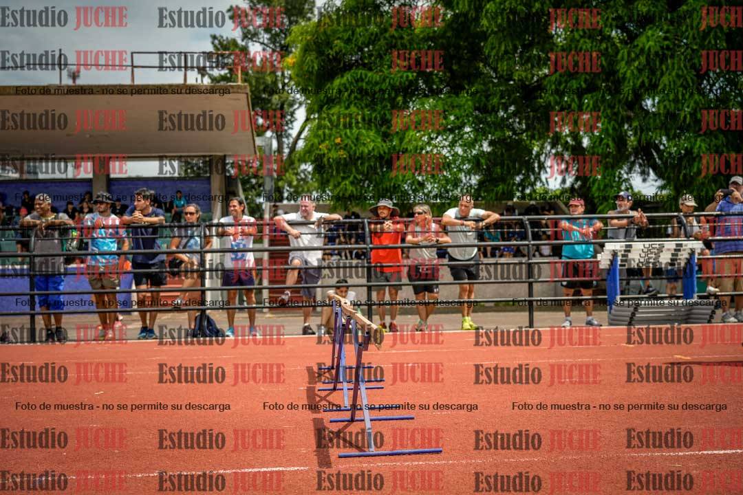 Fotos de los 60 m con vallas de varones